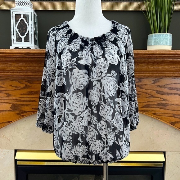 Relativity Women's Black White Floral Lightweight‎ Pullover Blouse Sz. M - Picture 1 of 11
